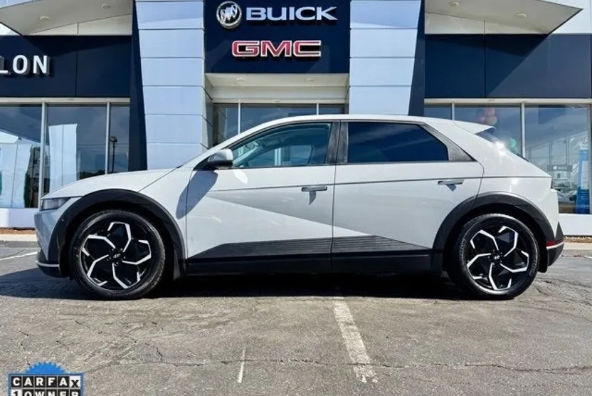 2022 Hyundai Ioniq 5 SE photo 1
