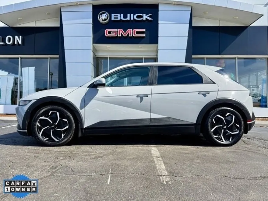 2022 Hyundai Ioniq 5 SE photo 1
