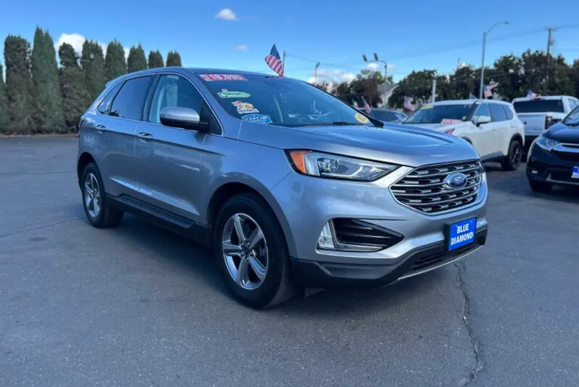 2022 Ford Edge SEL photo 1