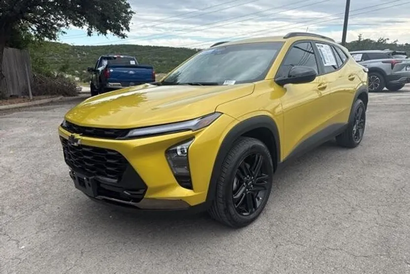 2025 Chevrolet Trax ACTIV photo 1