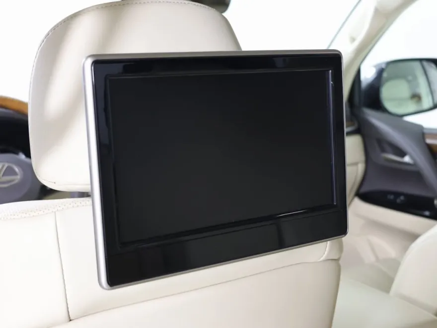 2017 Lexus LX 570 photo 50