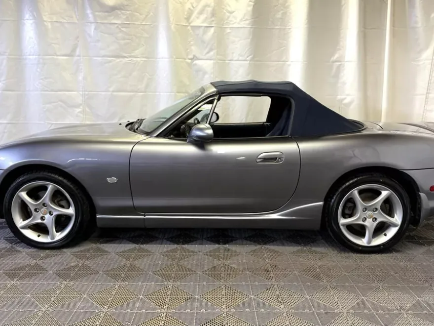 2003 Mazda MX-5 Miata Miata Sport photo 3
