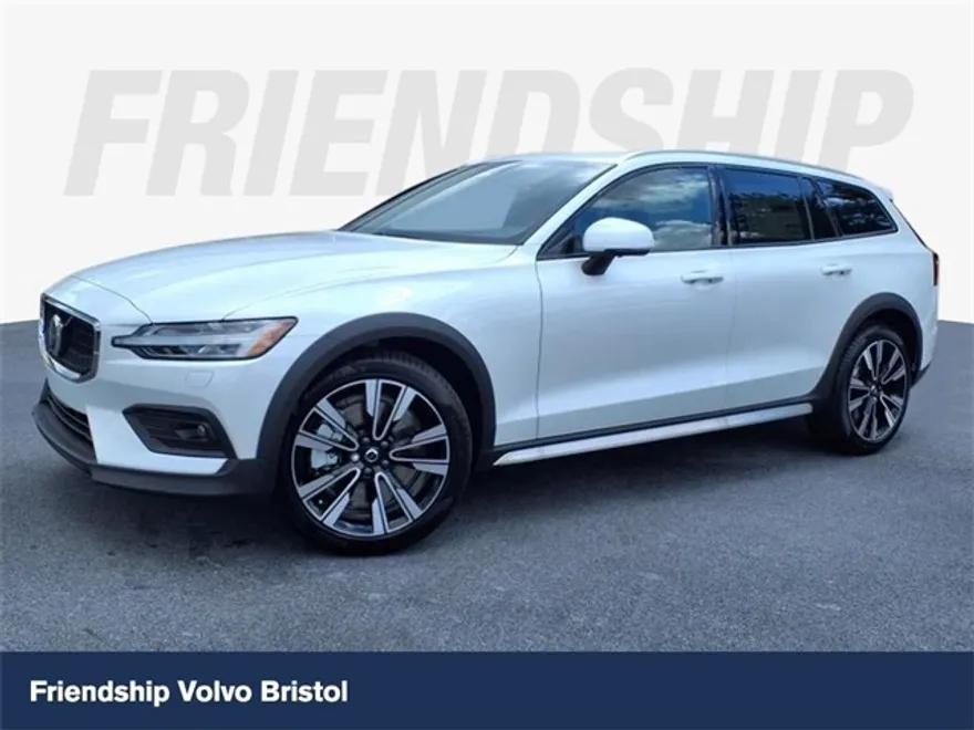 2026 Volvo V60 Cross Country B5 AWD photo 1