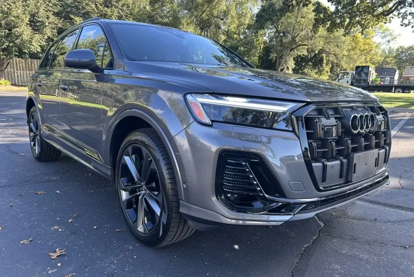 2025 Audi Q7 Premium Plus photo 1