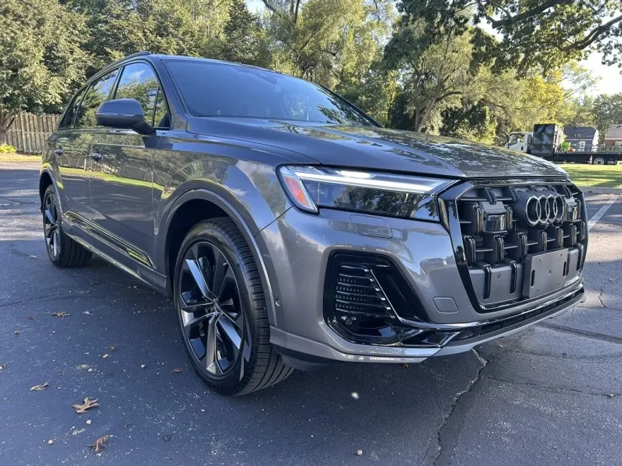 2025 Audi Q7 Premium Plus photo 1