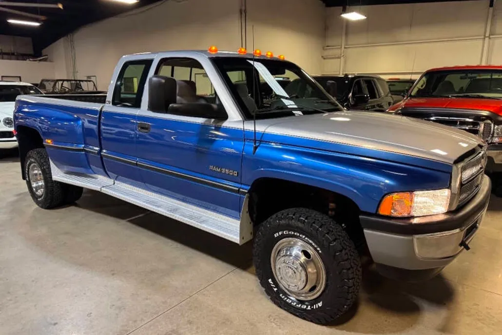 1996 Dodge Ram 3500 SLT Laramie photo 1