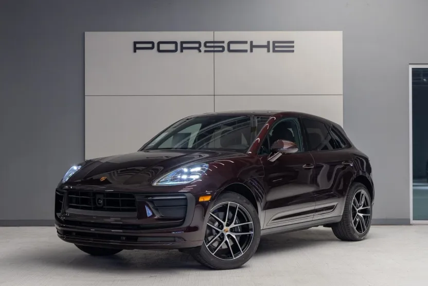 2025 Porsche Macan Base photo 1