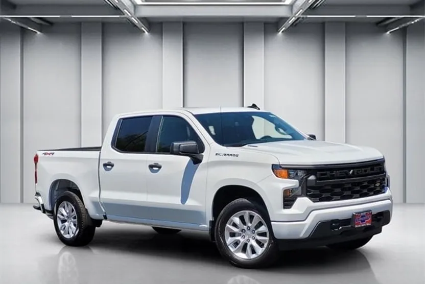 2026 Chevrolet Silverado 1500 Custom photo 1