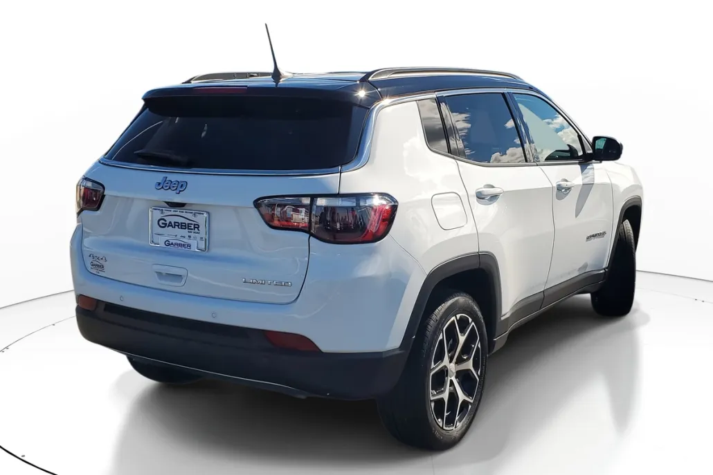 2024 Jeep Compass Limited photo 1