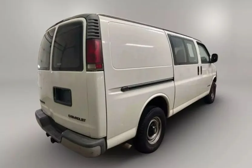 2000 Chevrolet Express 3500 Cargo Van photo 1