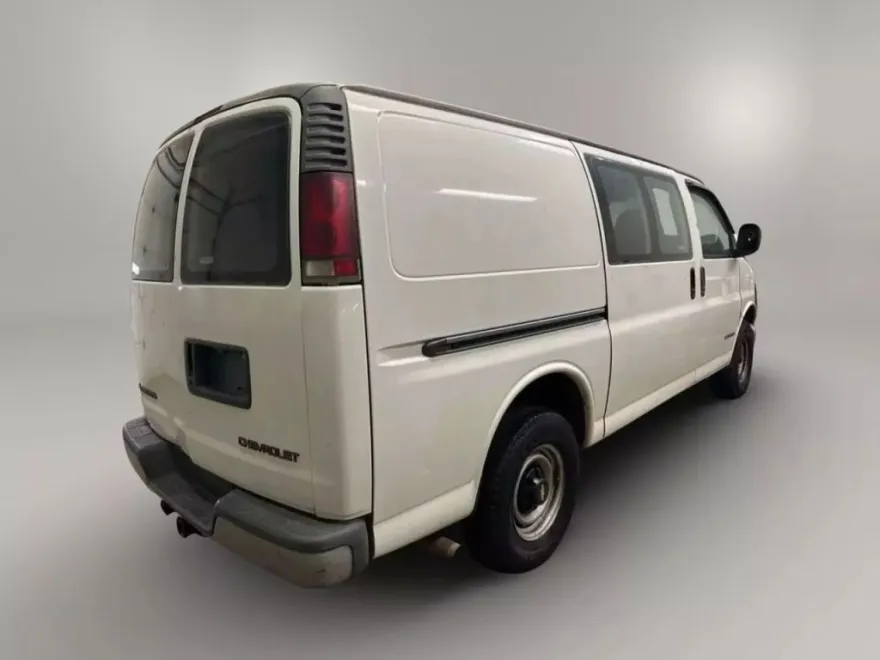 2000 Chevrolet Express 3500 Cargo Van photo 1