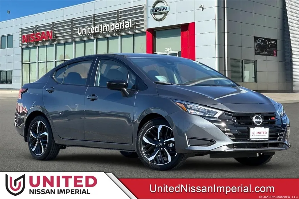 2025 Nissan Versa 1.6 SR photo 1
