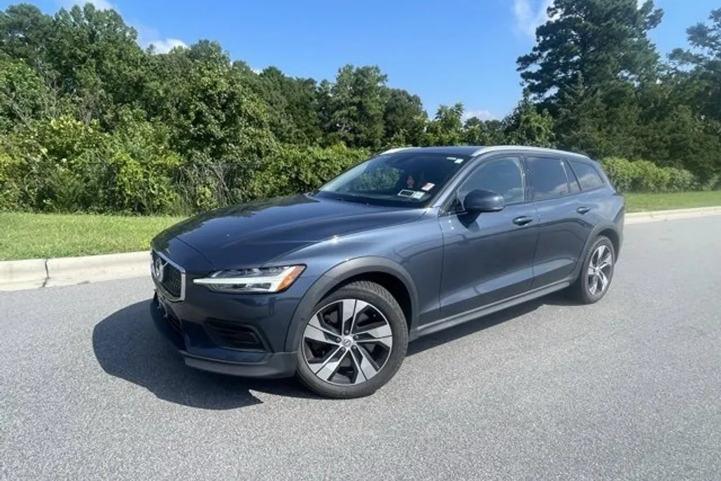 2020 Volvo V60 Cross Country T5 photo 1