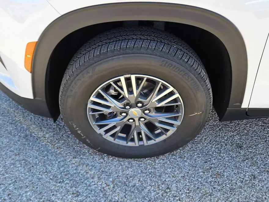 2026 Chevrolet Traverse photo 1