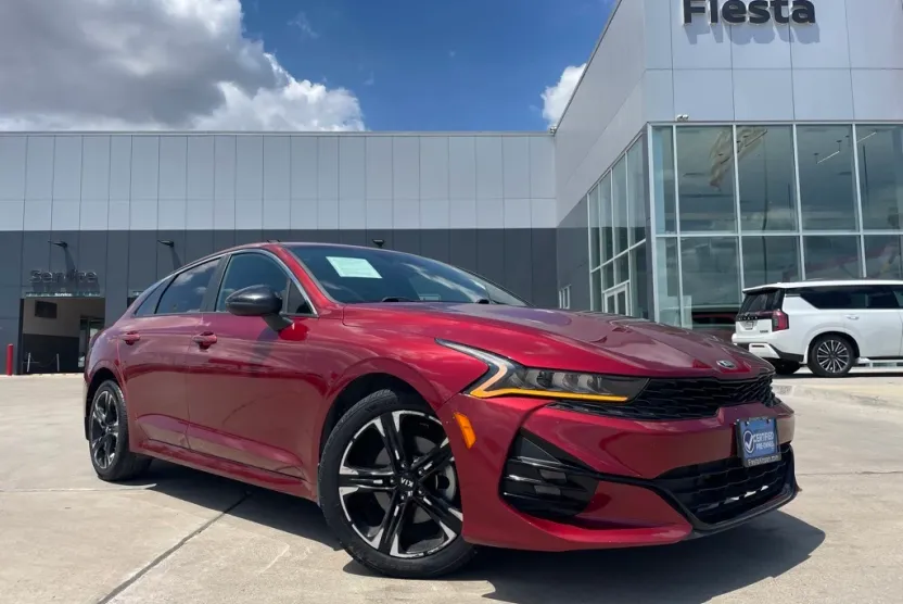 2021 Kia K5 GT-Line photo 1