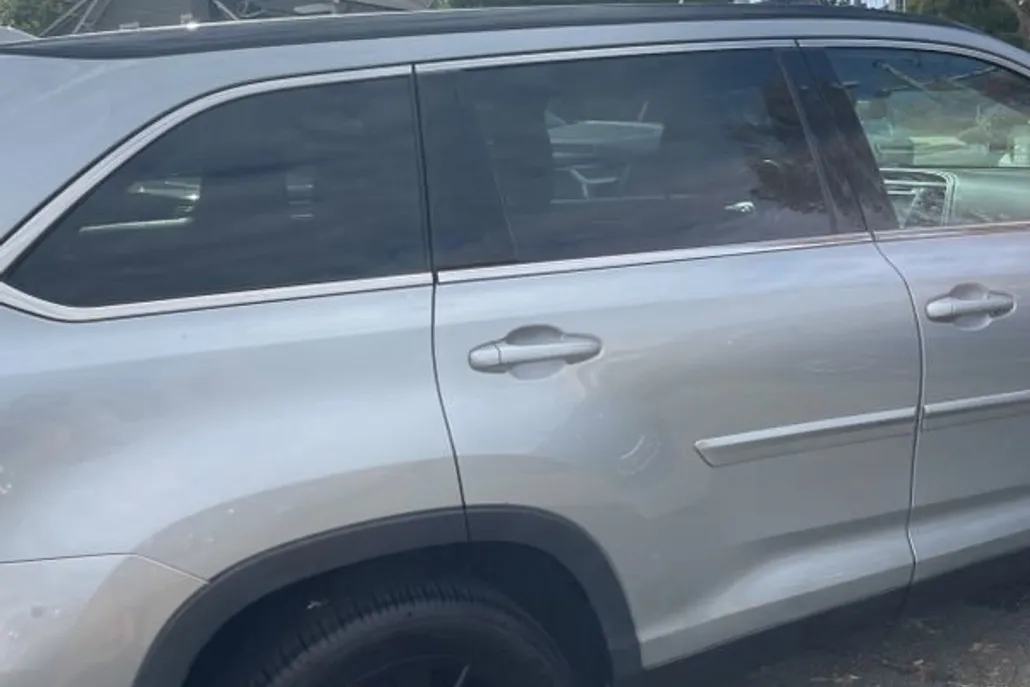 2019 Toyota Highlander SE photo 1