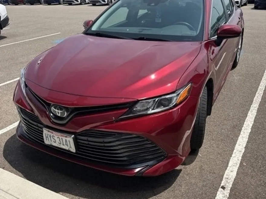 2019 Toyota Camry L photo 1
