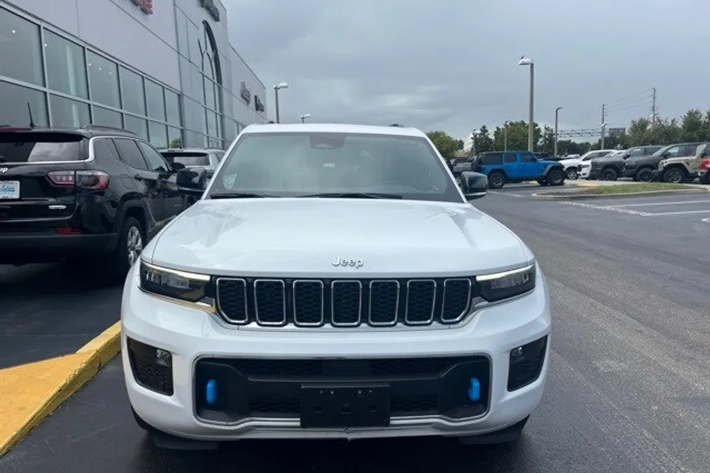 2023 Jeep Grand Cherokee Overland 4xe photo 1