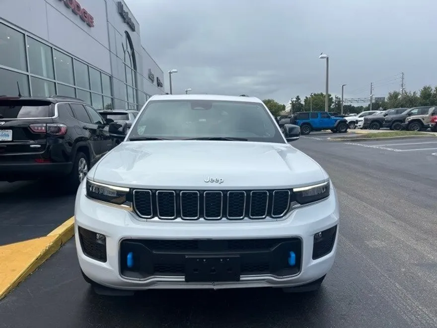 2023 Jeep Grand Cherokee Overland 4xe photo 1