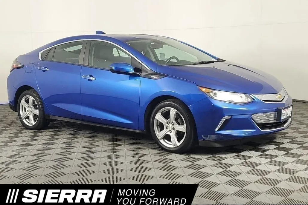 2016 Chevrolet Volt LT photo 1