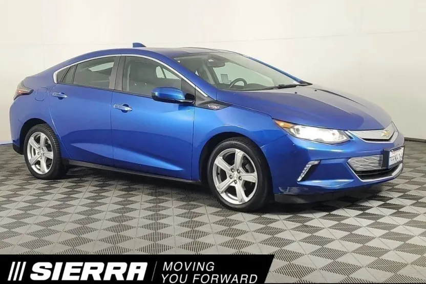 2016 Chevrolet Volt LT photo 1