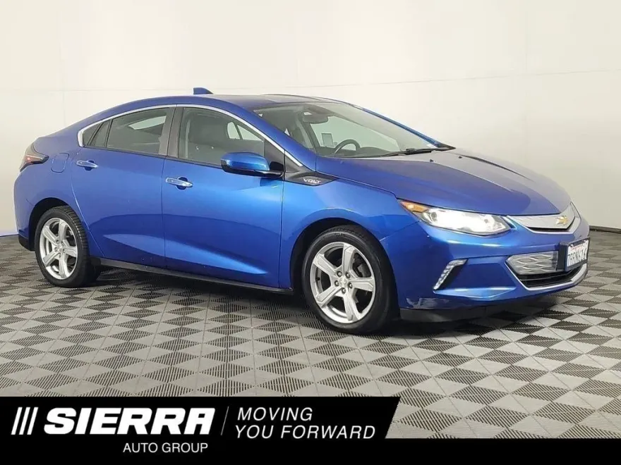 2016 Chevrolet Volt LT photo 1