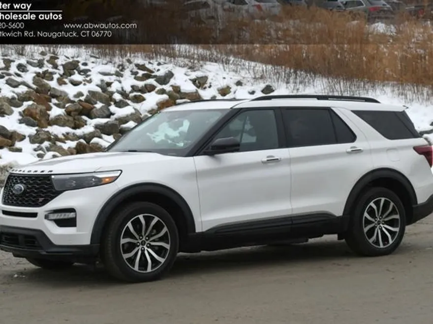 2021 Ford Explorer ST photo 1