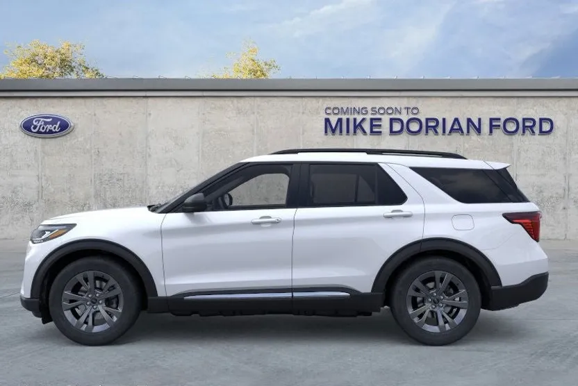 2025 Ford Explorer photo 1