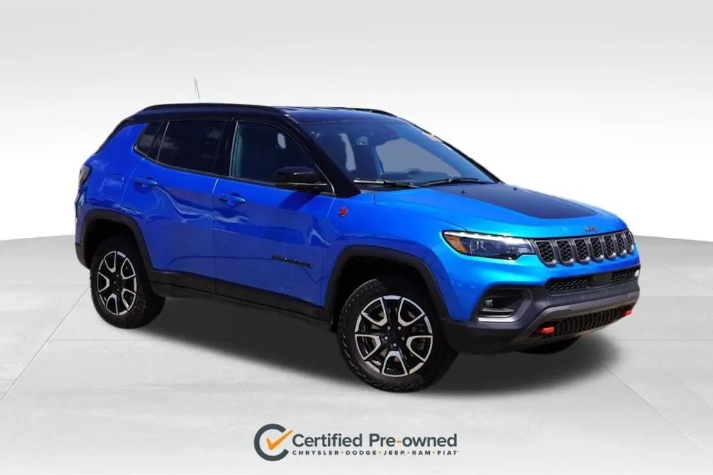 2024 Jeep Compass Trailhawk photo 1