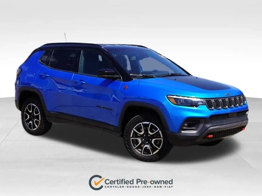 2024 Jeep Compass Trailhawk photo 1