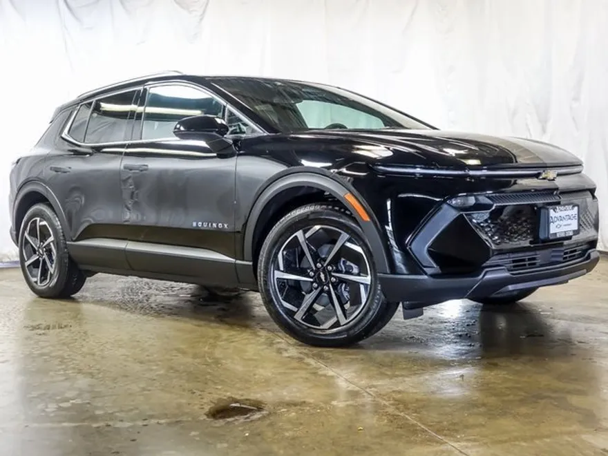 2026 Chevrolet Equinox EV 1LT photo 1