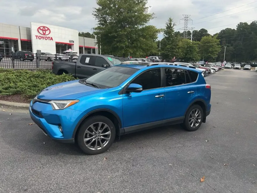 2018 Toyota RAV4 Limited photo 1