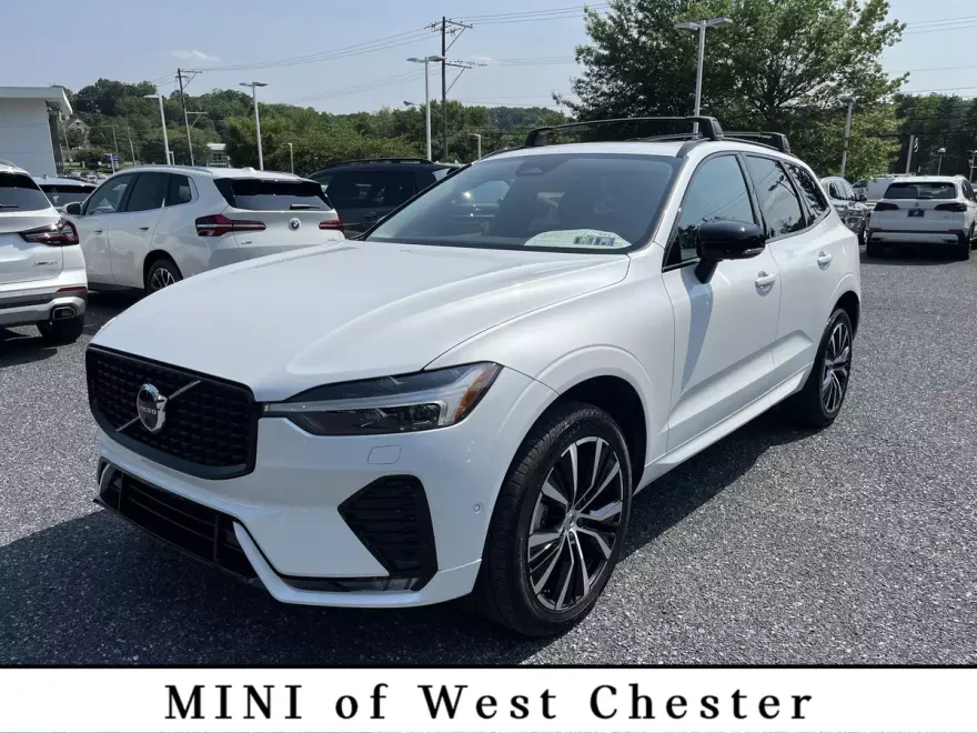 2023 Volvo XC60 B5 Plus photo 1