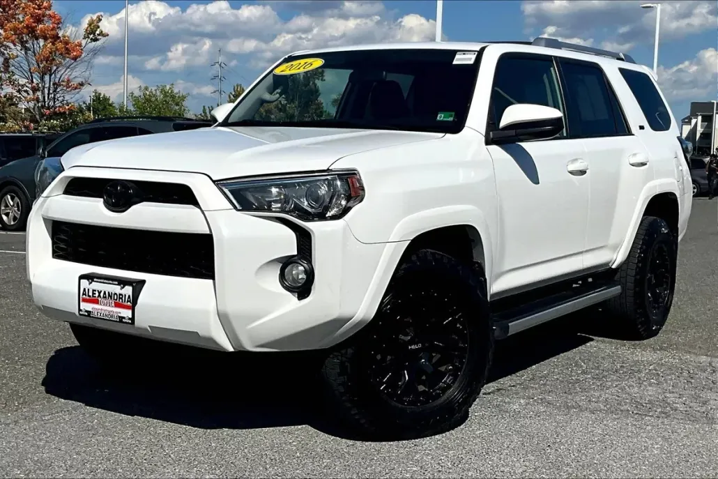 2016 Toyota 4Runner SR5 photo 1
