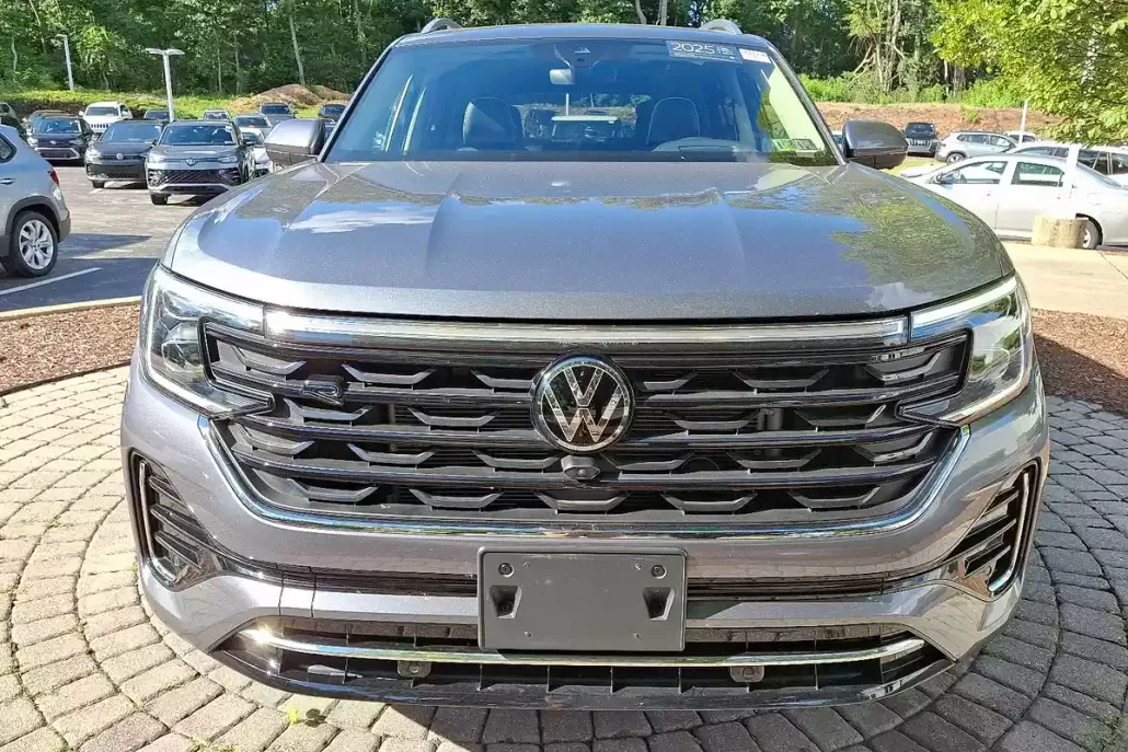 2025 Volkswagen Atlas SEL Premium R-Line photo 1