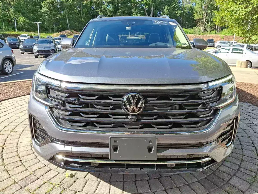 2025 Volkswagen Atlas SEL Premium R-Line photo 1