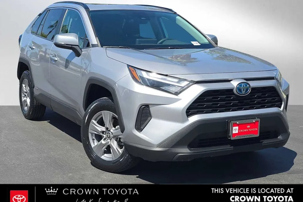 2022 Toyota RAV4 Hybrid XLE photo 1