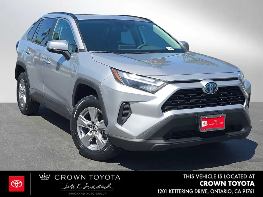 2022 Toyota RAV4 Hybrid XLE photo 1