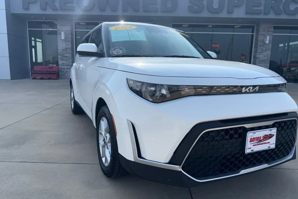2024 Kia Soul LX photo 1