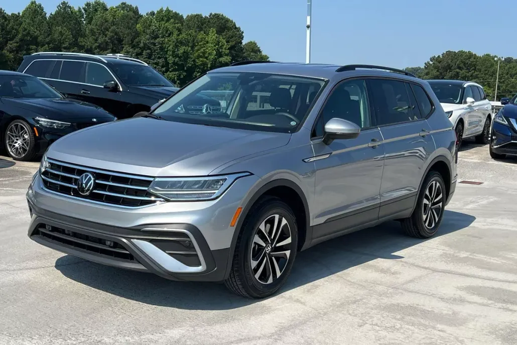 2024 Volkswagen Tiguan S photo 1