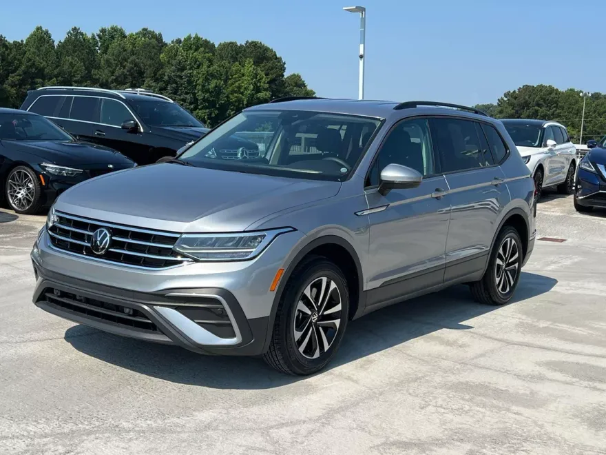 2024 Volkswagen Tiguan S photo 1