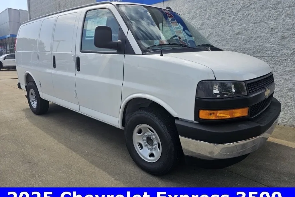 2025 Chevrolet Express Cargo 3500 photo 1