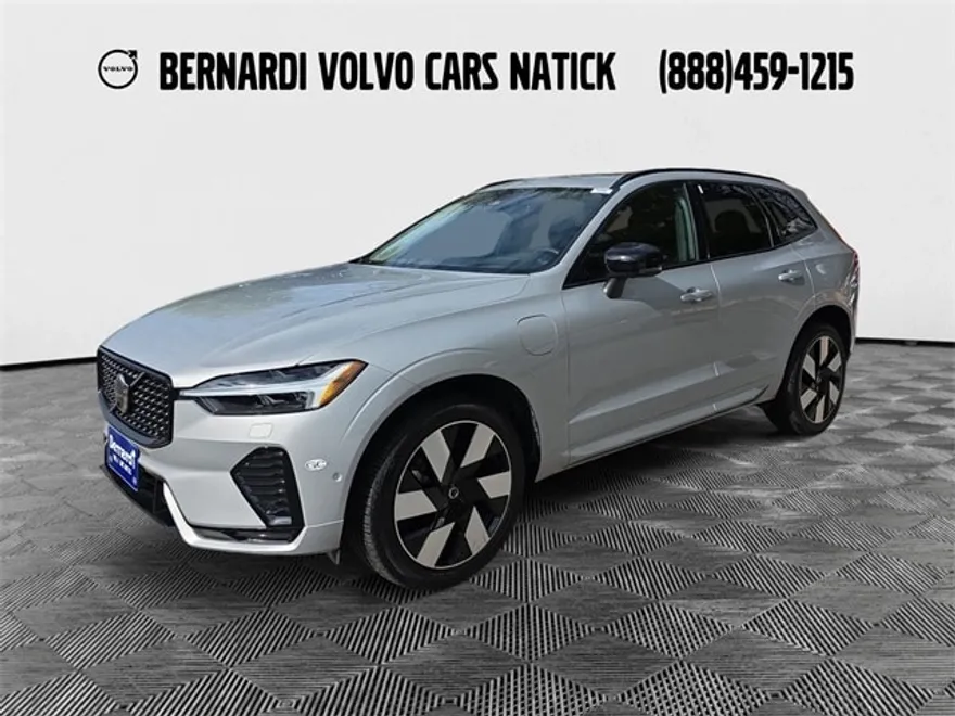 2023 Volvo XC60 Recharge Hybrid Ultimate photo 1