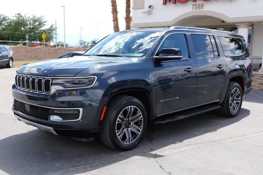 2024 Jeep Wagoneer L Series II photo 1
