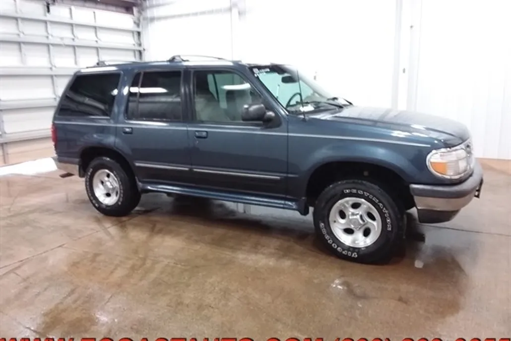 1998 Ford Explorer XL photo 1
