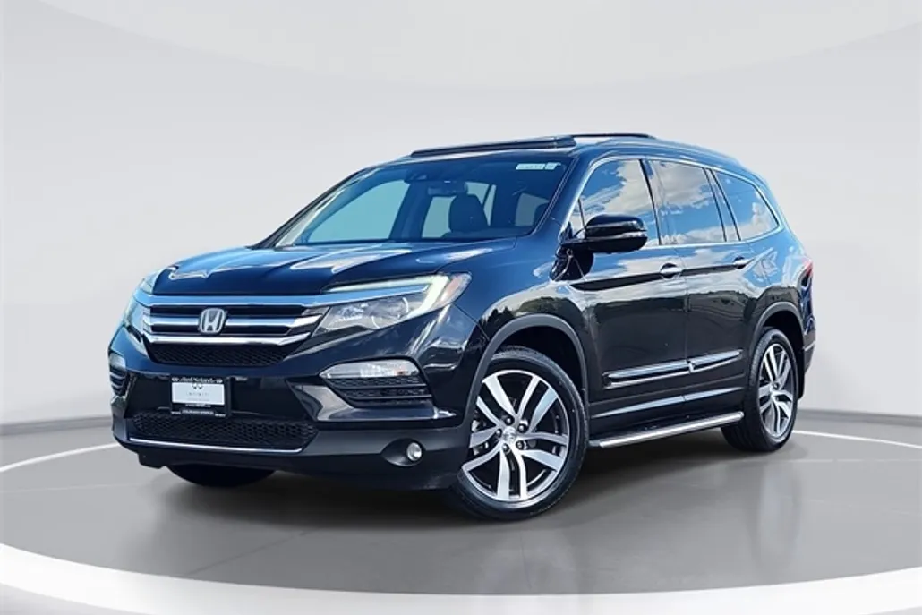 2017 Honda Pilot Elite photo 1