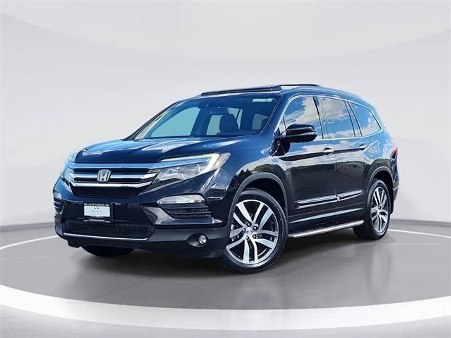 2017 Honda Pilot Elite photo 1