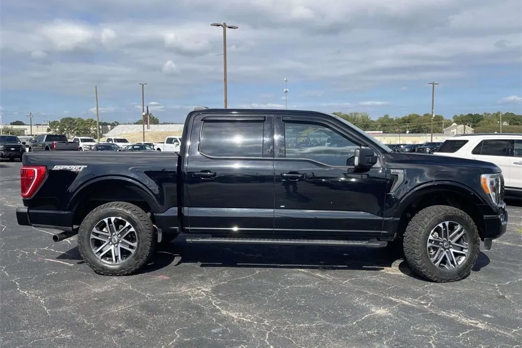 2021 Ford F-150 XLT photo 1
