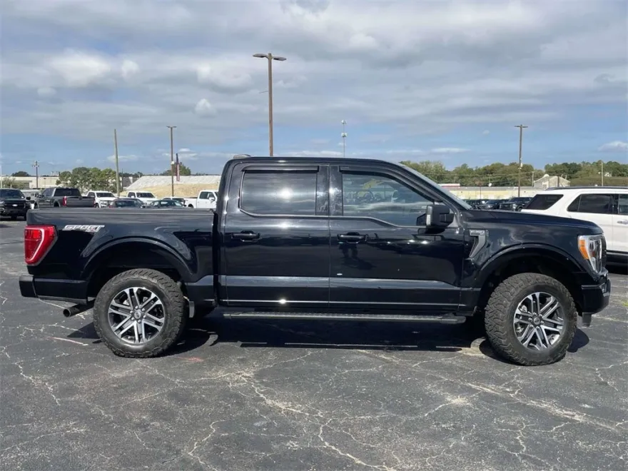 2021 Ford F-150 XLT photo 1