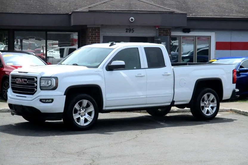 2017 Chevrolet Silverado 1500 photo 1